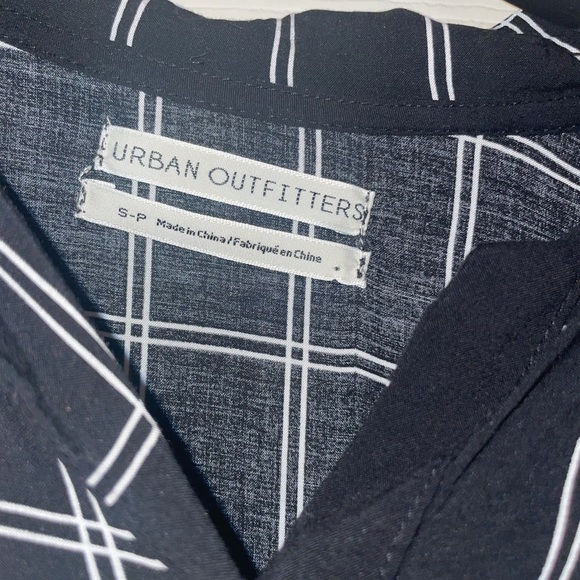 Urban Outfitters button up top - Picture 3 of 3